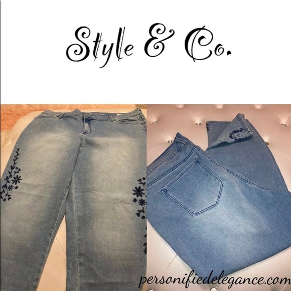 NEW Style & Co Blue Denim Floral Cropped Jeans Size 16W - Picture 1 of 9